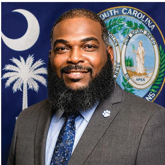 Moses Brown, Jr., Richland One’s director of security and emergency services, has been named the president of the South Carolina Association of School Resource Officers (SCASRO). He was sworn in during the SCASRO’s annual training conference June 14-19 in Myrtle Beach.