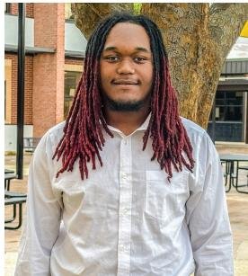 Two Richland One High School seniors named South Carolina Teaching Fellows