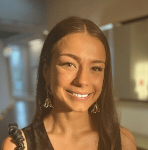 Rylee Pratt Headshot.