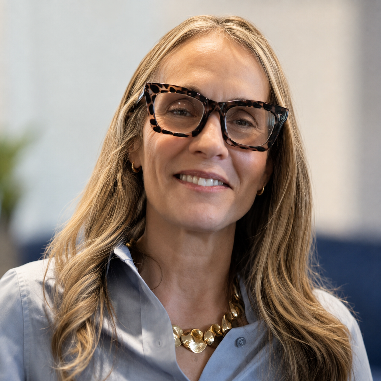 Tracie Hines Headshot