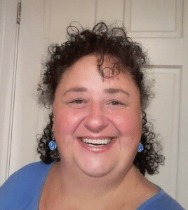 Donna Robinson headshot.