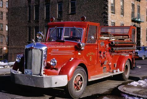 洋書 FIRE ENGINES IN NORTH AMERICA The World Encyclopedia of Fire Engines: An Illustrated Guide