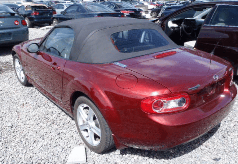 North Reading Police are searching for a vehicle similar to the one in this photo that was allegedly involved in a hit and run crash last night that left a pedestrian injured. (Courtesy Photo)