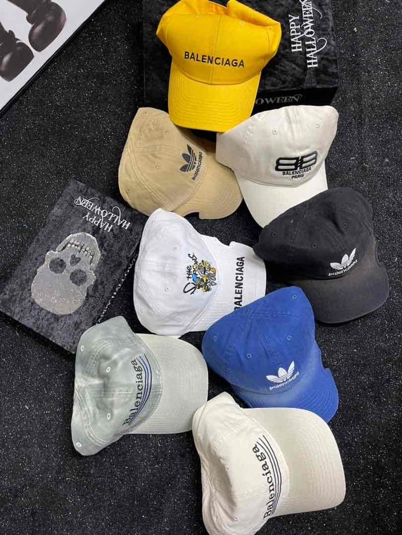 Balenciaga Facecap’s 1