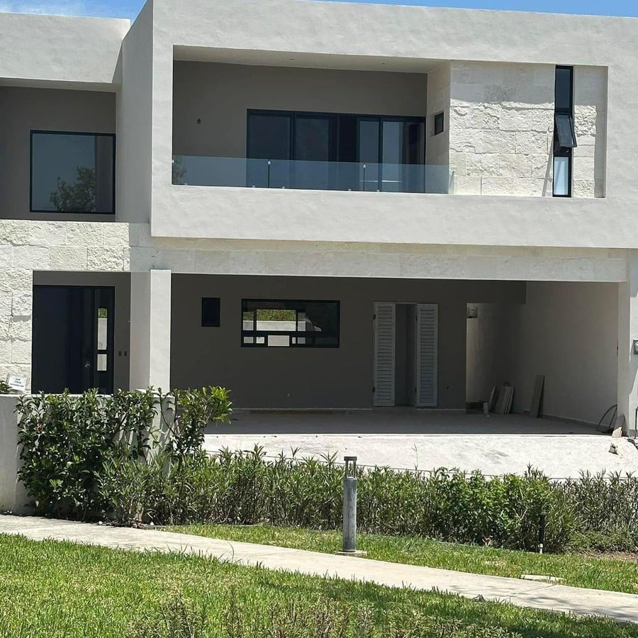 El Uro, Monterrey
