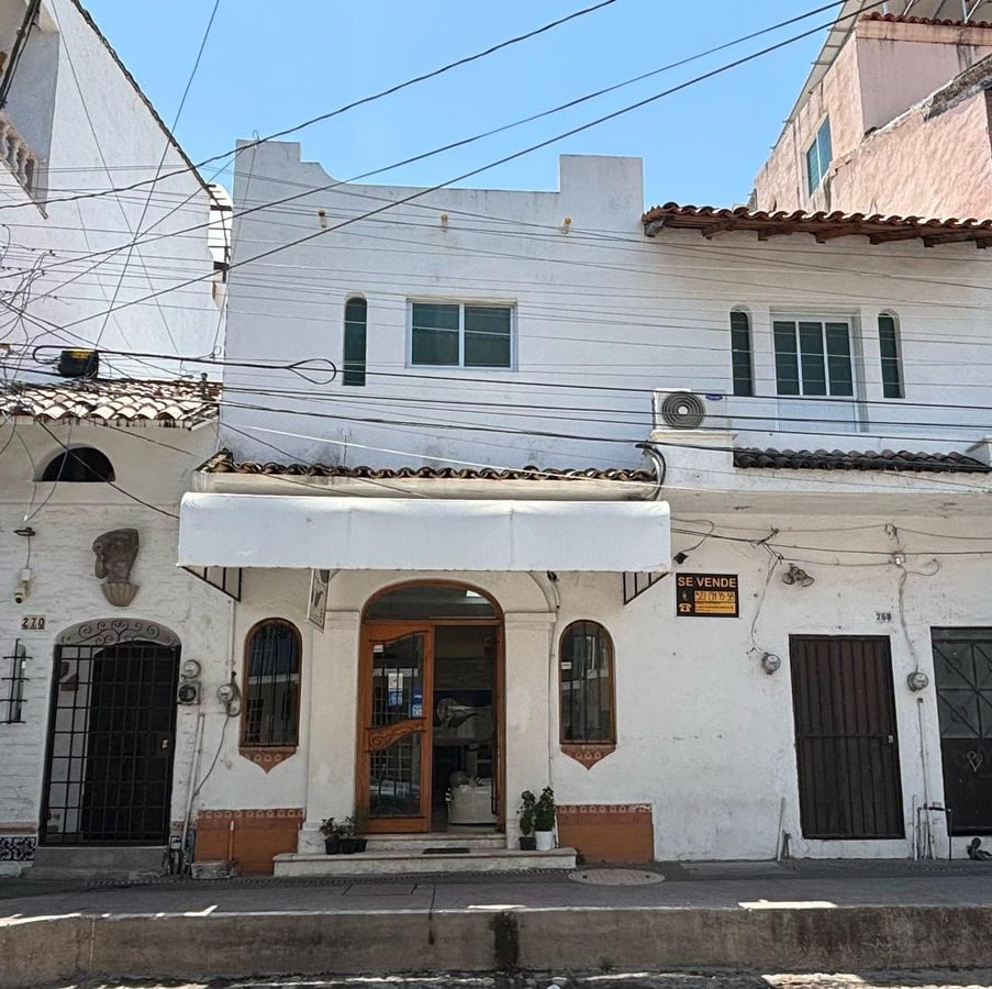Emiliano Zapata, Puerto Vallarta