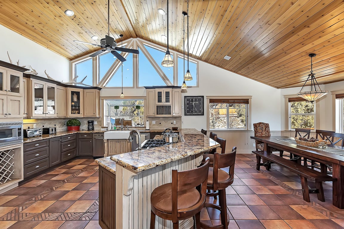 Cabin Image 12