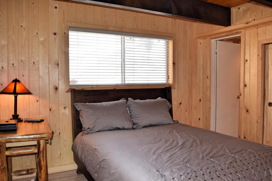 Cabin Image 12