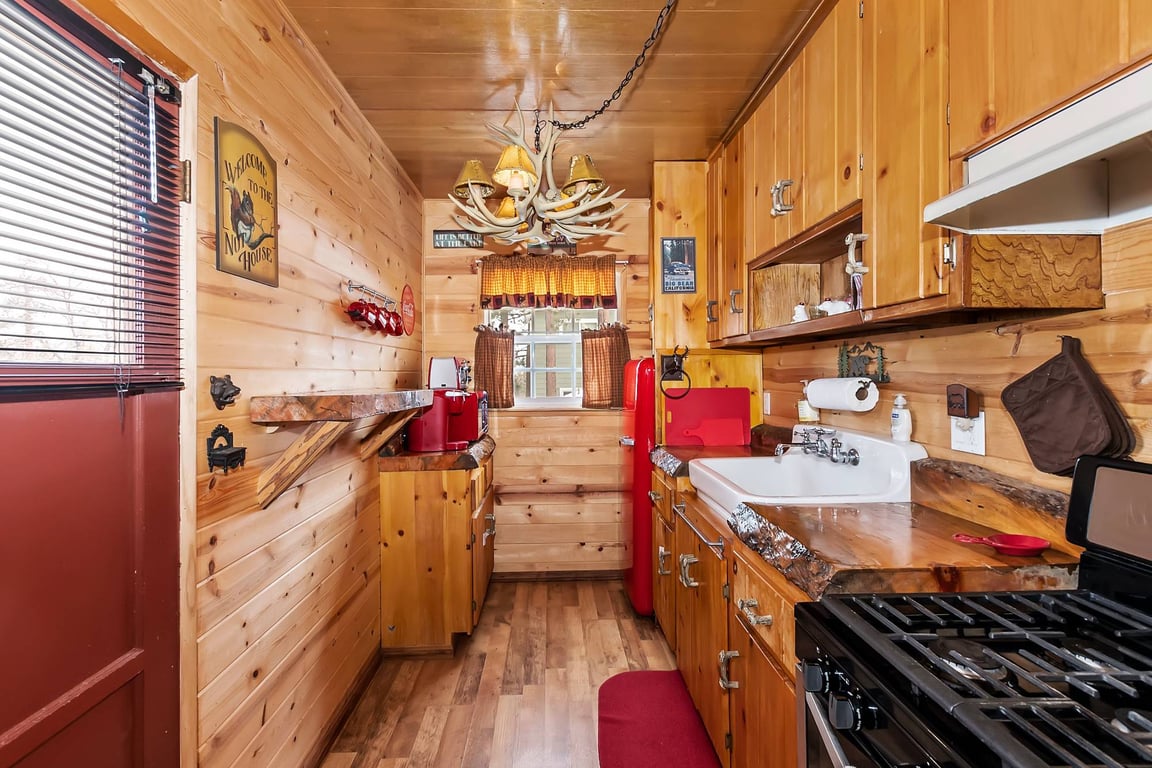 Cabin Image 8