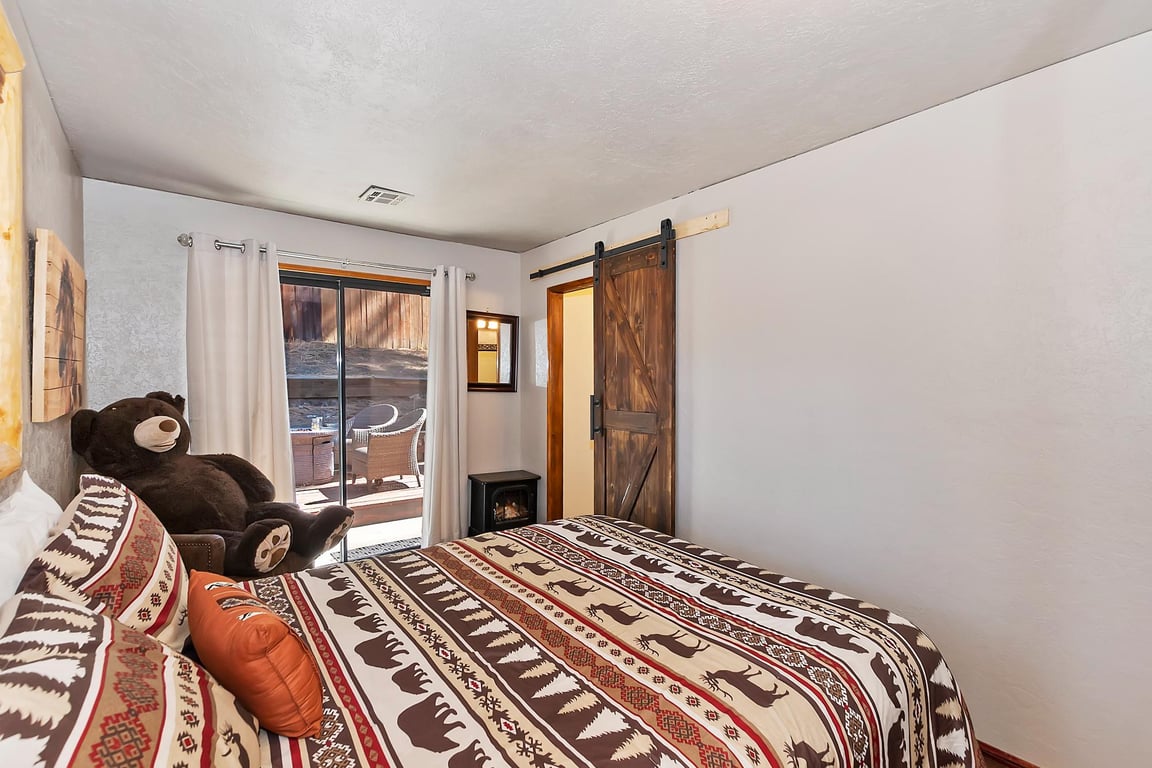 Cabin Image 16
