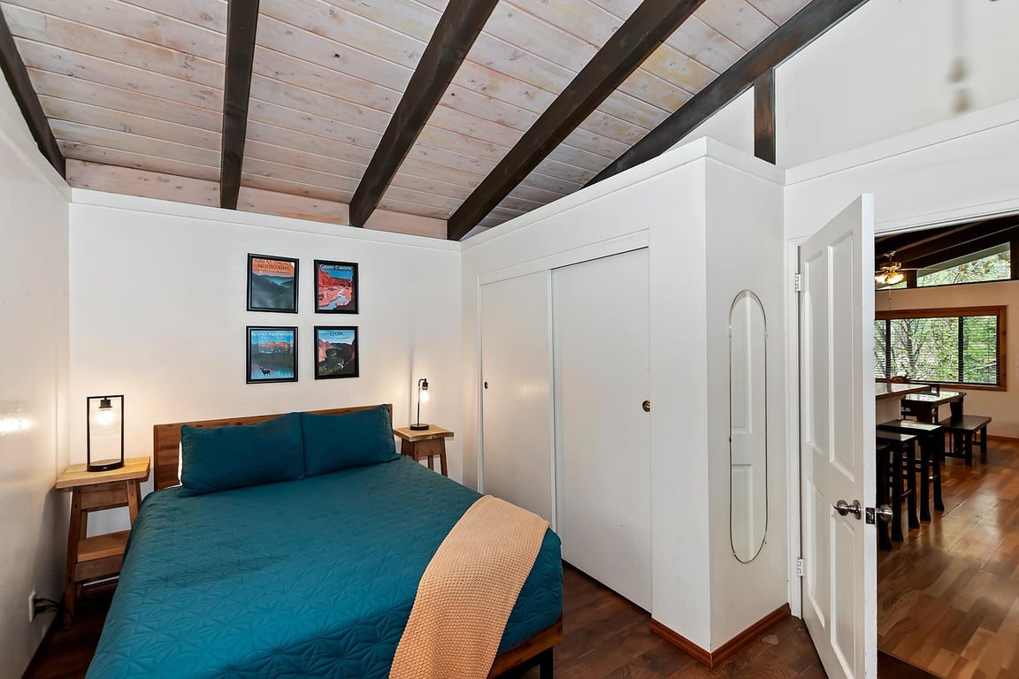 Cabin Image 15