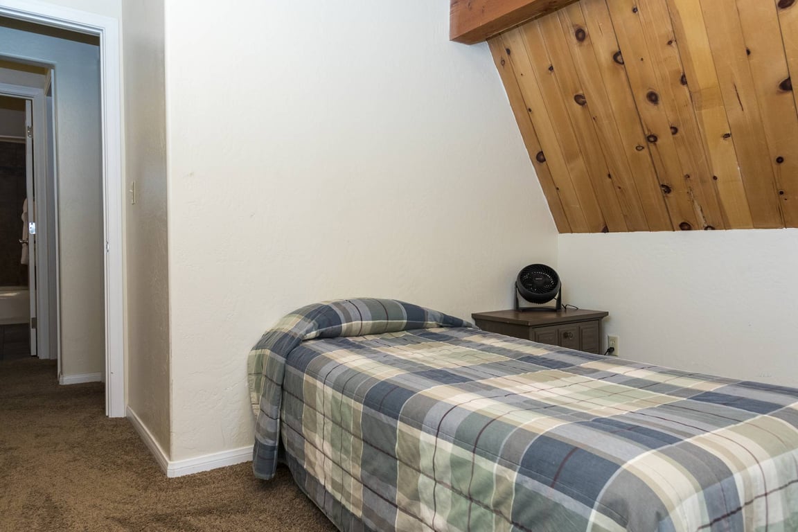 Cabin Image 13