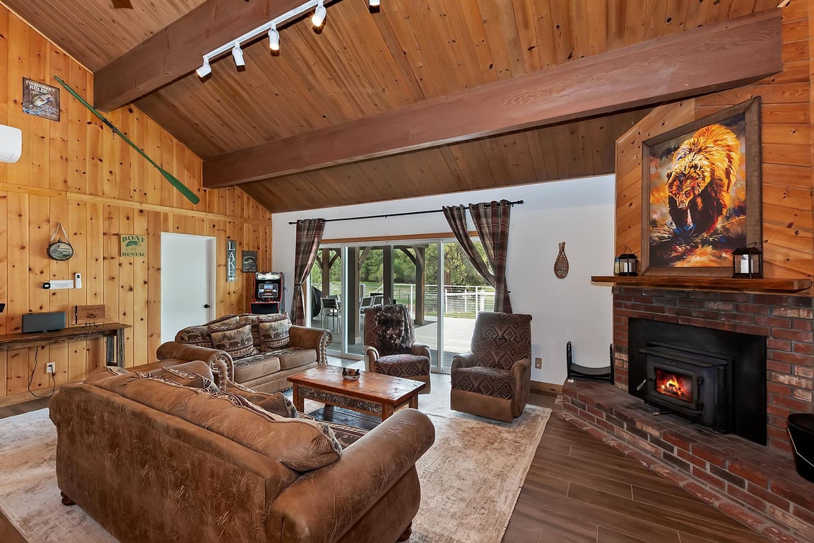 Cabin Image 9