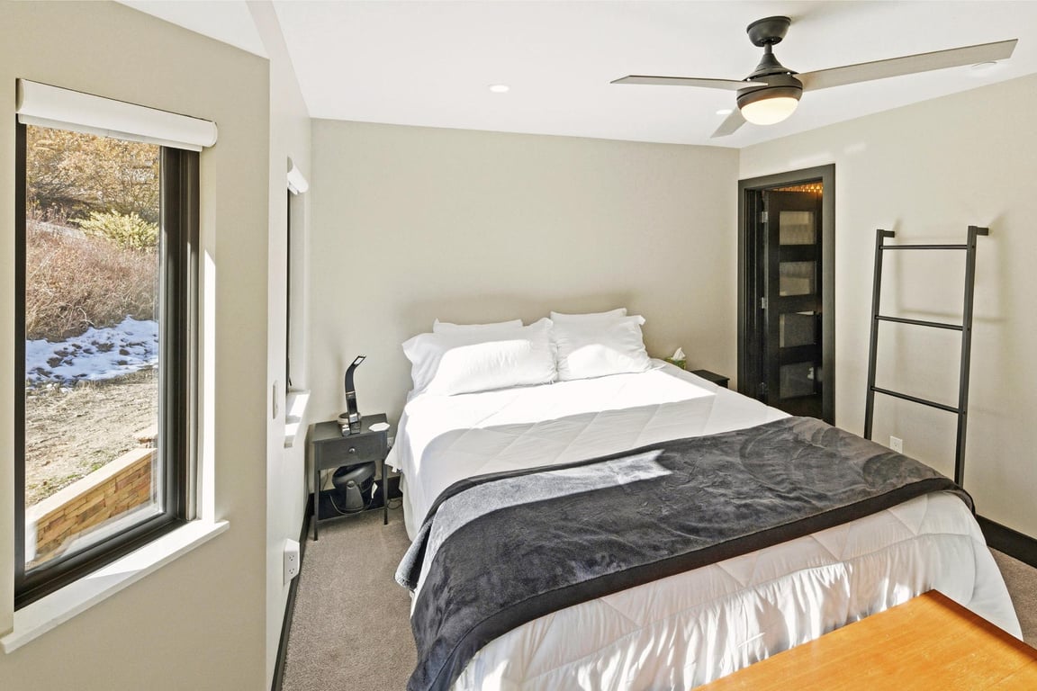 Cabin Image 19