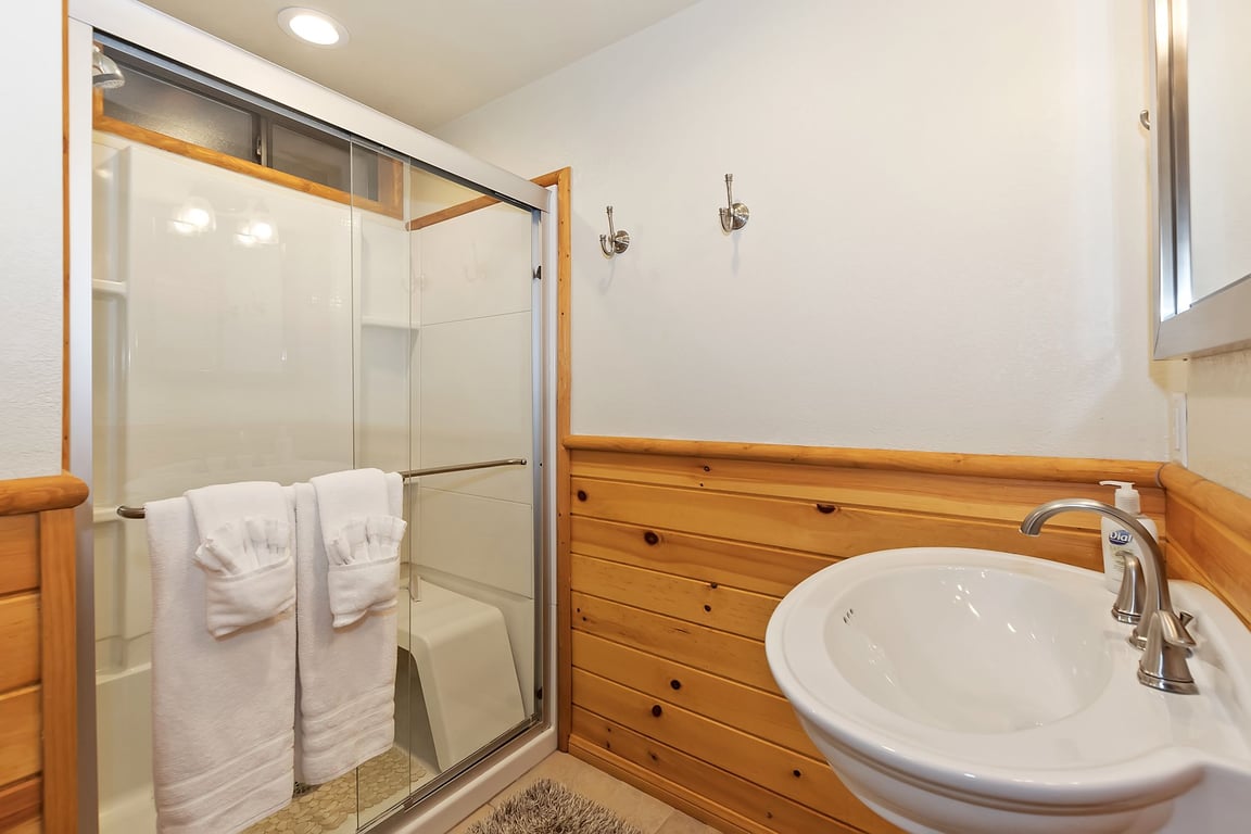Cabin Image 17