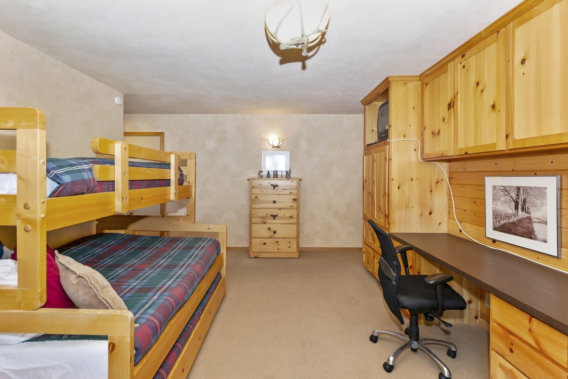 Cabin Image 18
