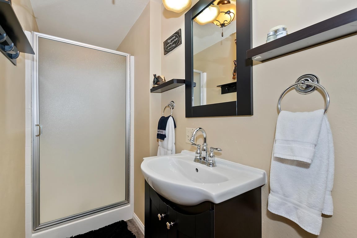 Cabin Image 9