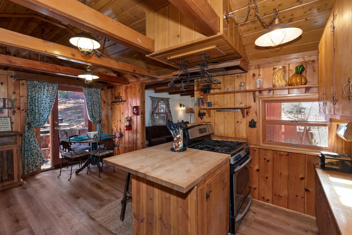 Cabin Image 13