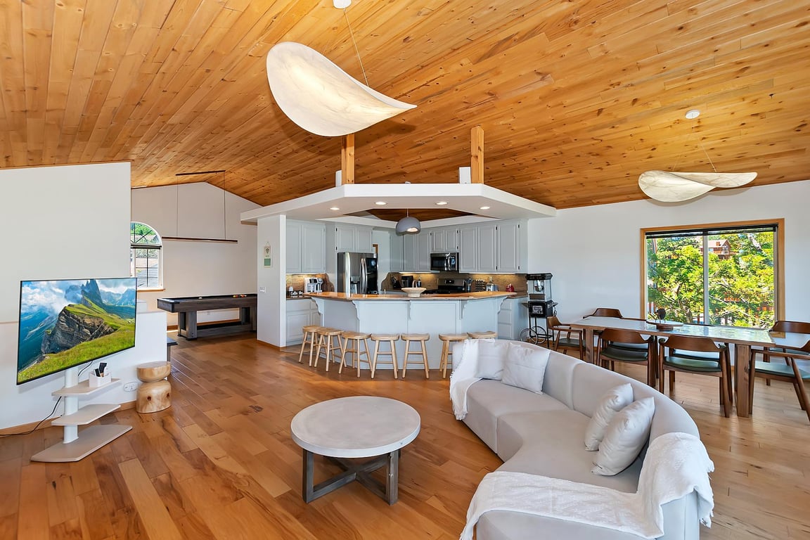 Cabin Image 12