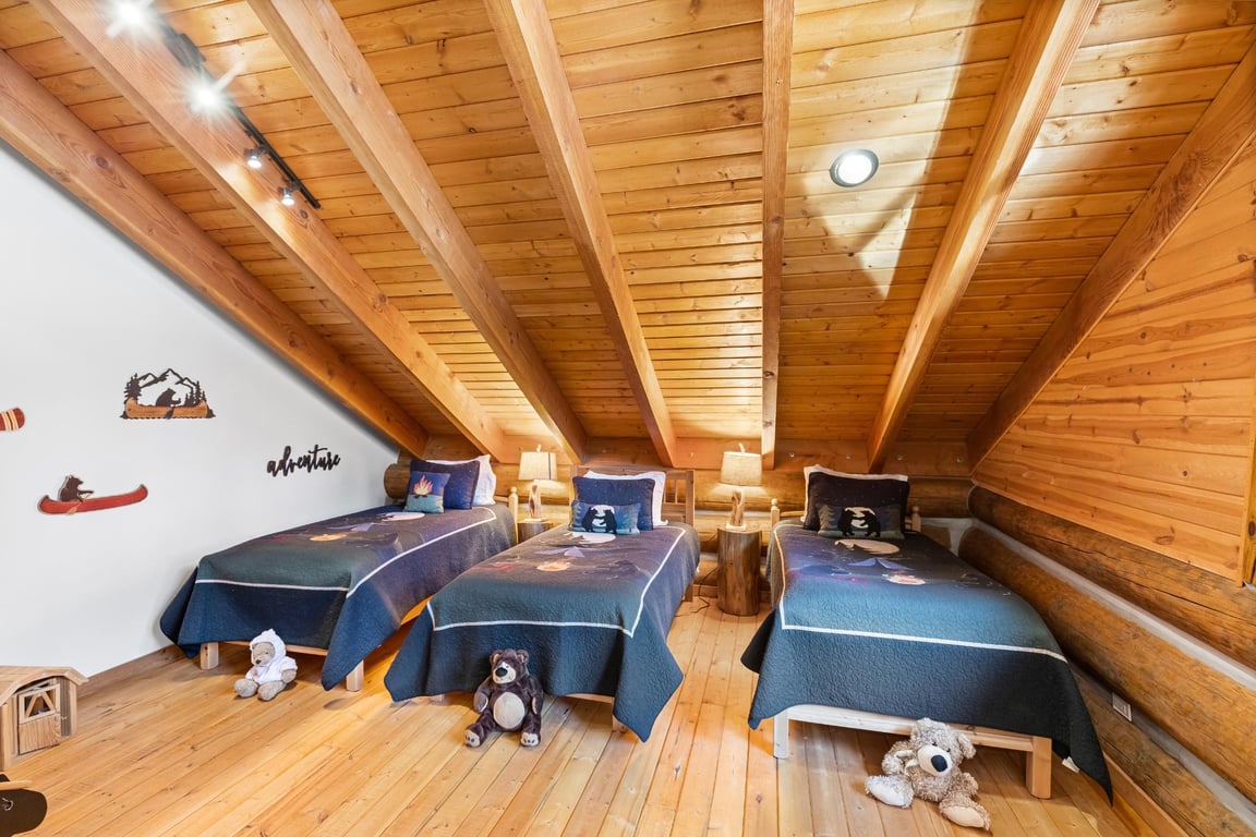 Cabin Image 60