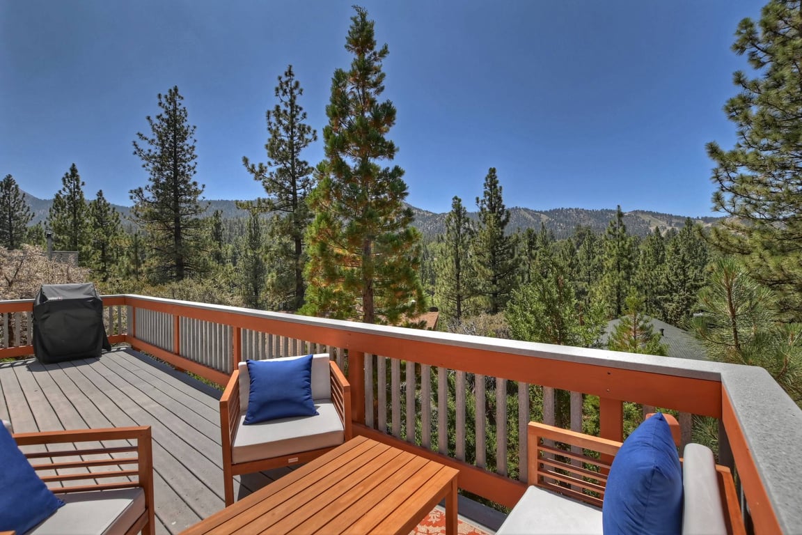 Big Bear Cabin - TheFrame - 0004