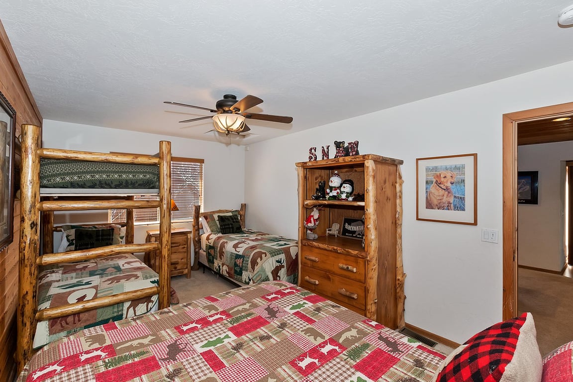 Cabin Image 16