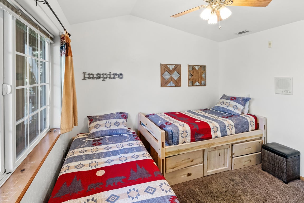 Cabin Image 36