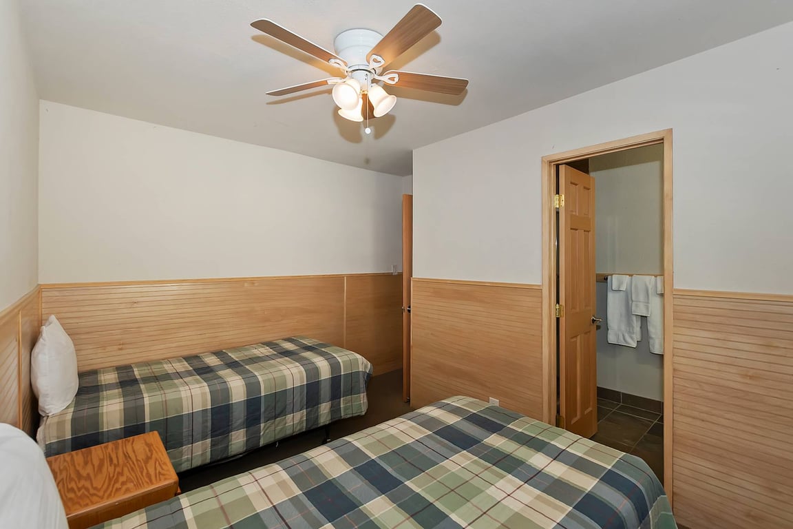 Cabin Image 22