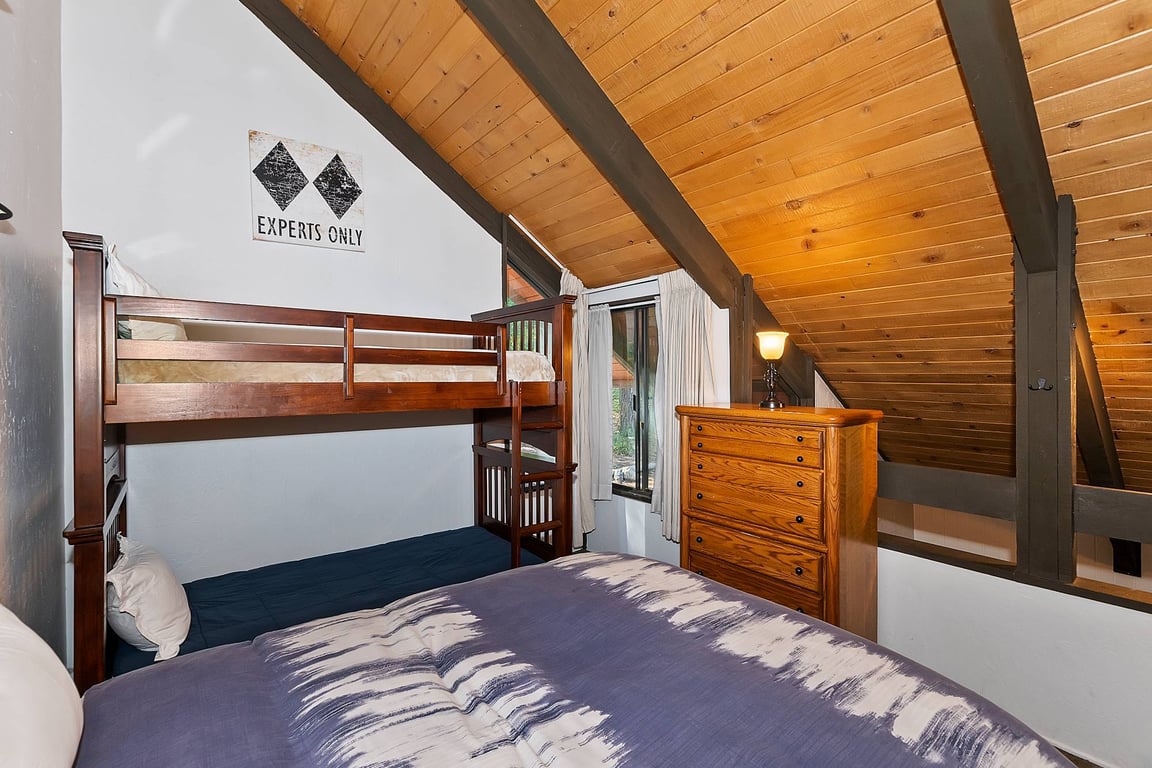 Cabin Image 16