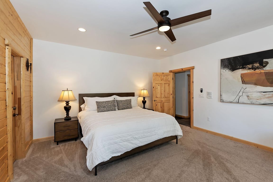 Cabin Image 18