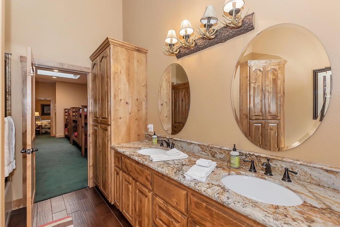 Cabin Image 54