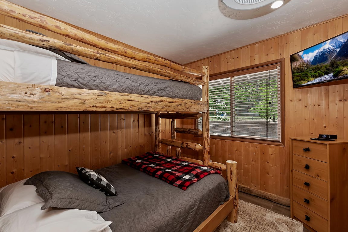 Cabin Image 24
