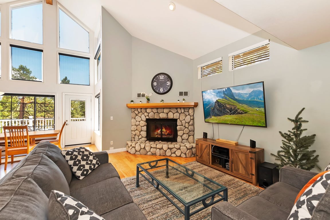 Big Bear Cabin - SilvertipPerch - 0003