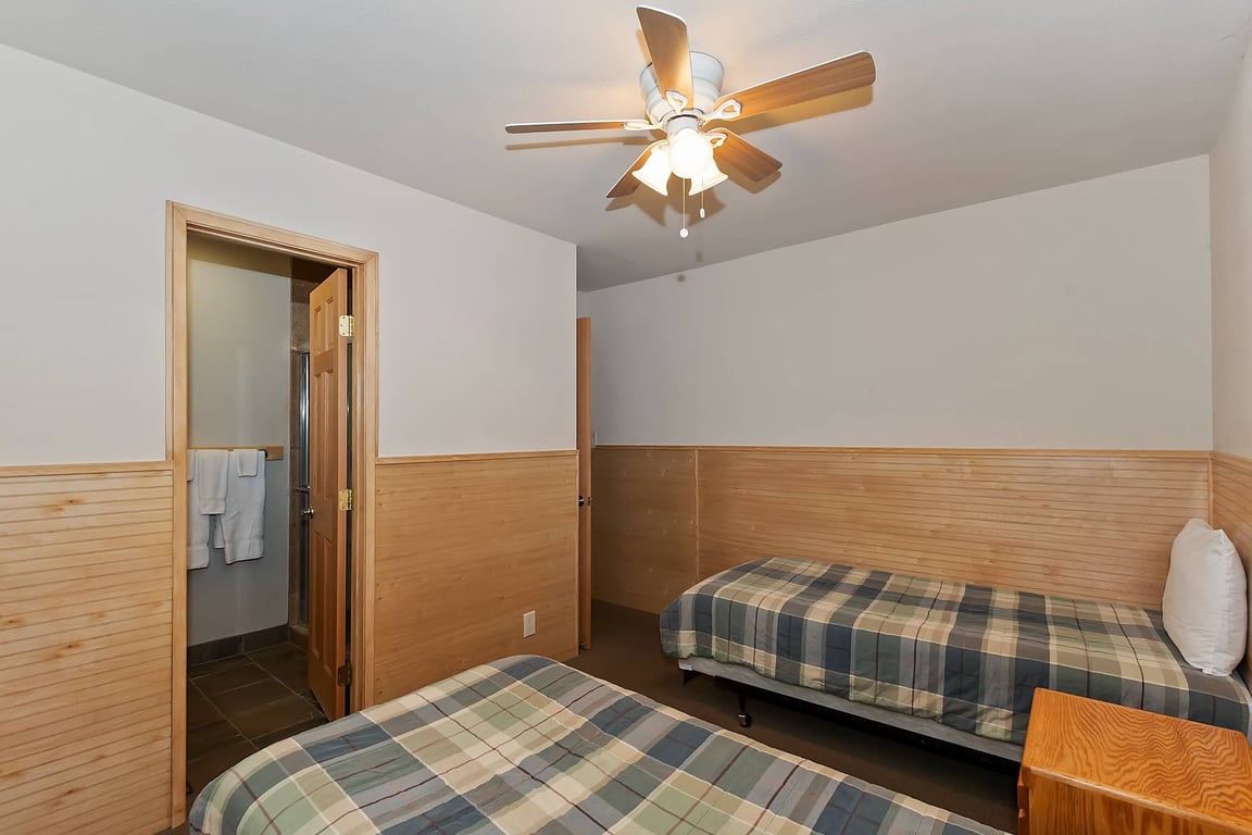 Cabin Image 25