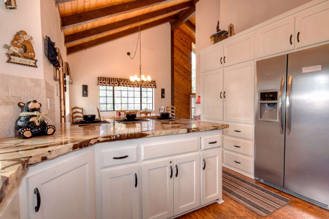 Cabin Image 9