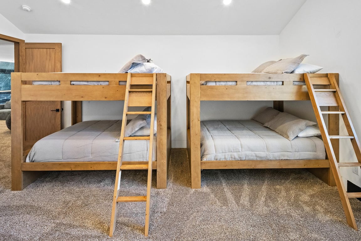 Cabin Image 71