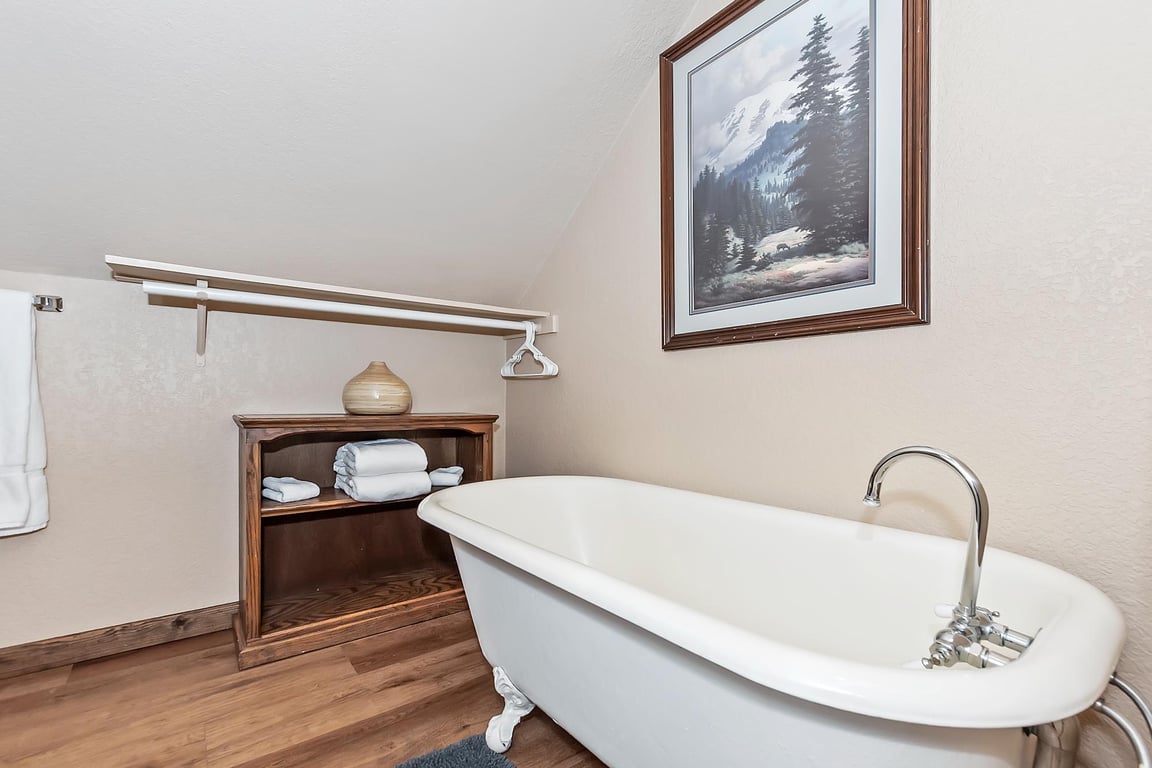 Cabin Image 40