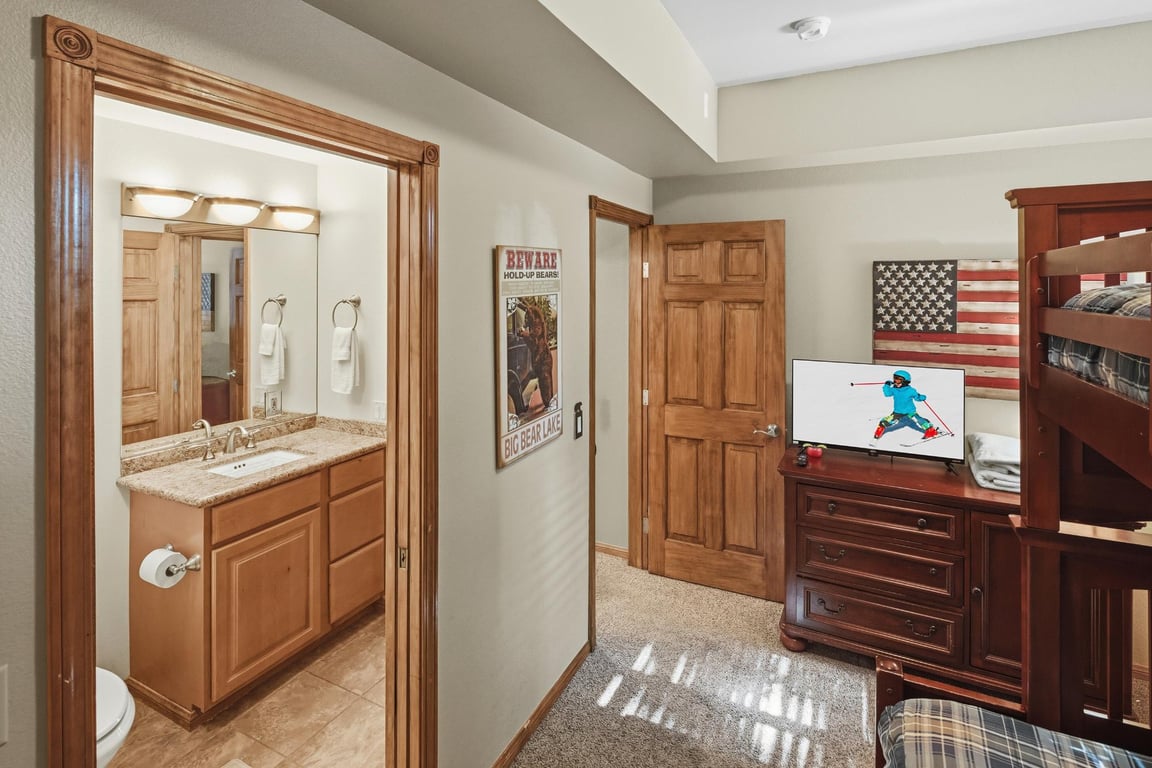 Cabin Image 30