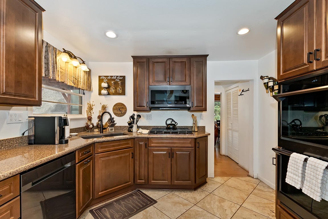 Cabin Image 9