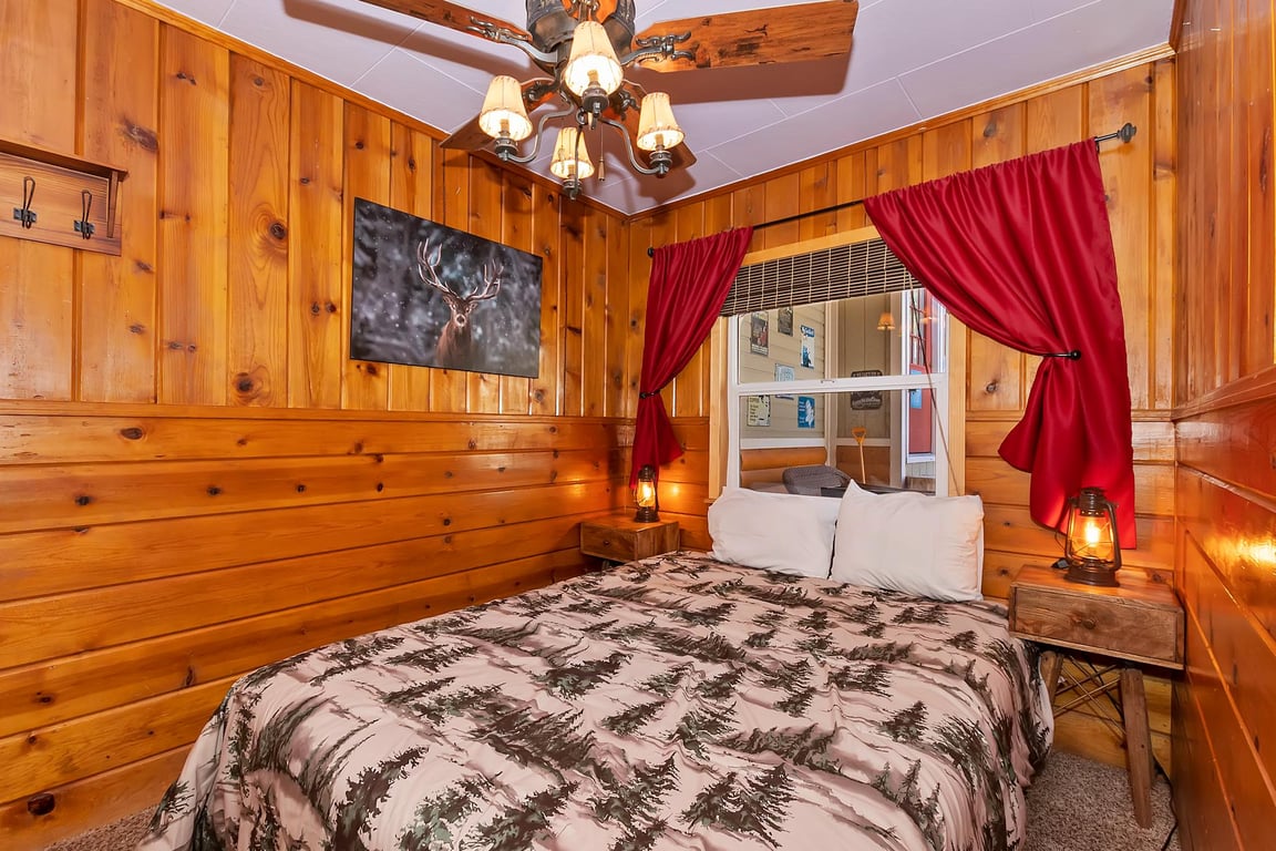 Cabin Image 12