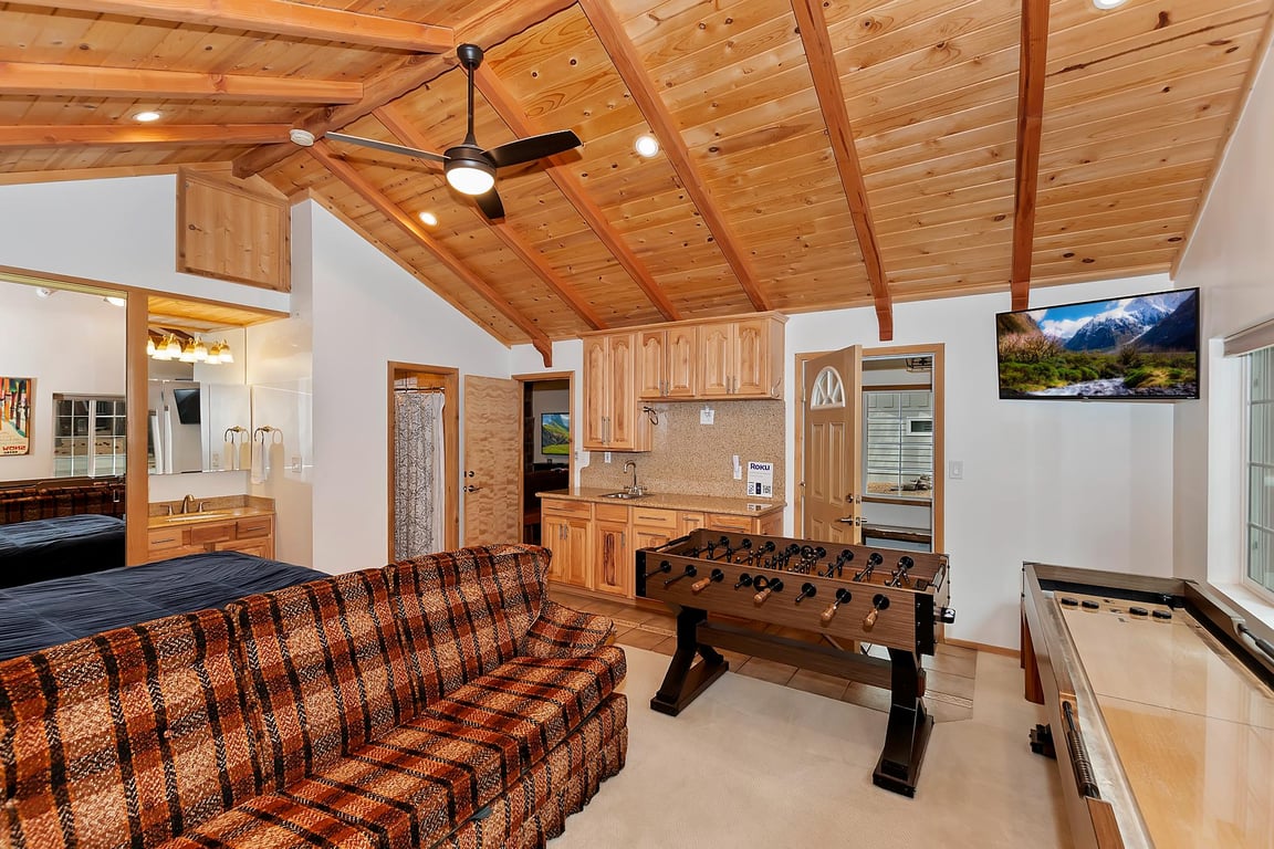 Cabin Image 18