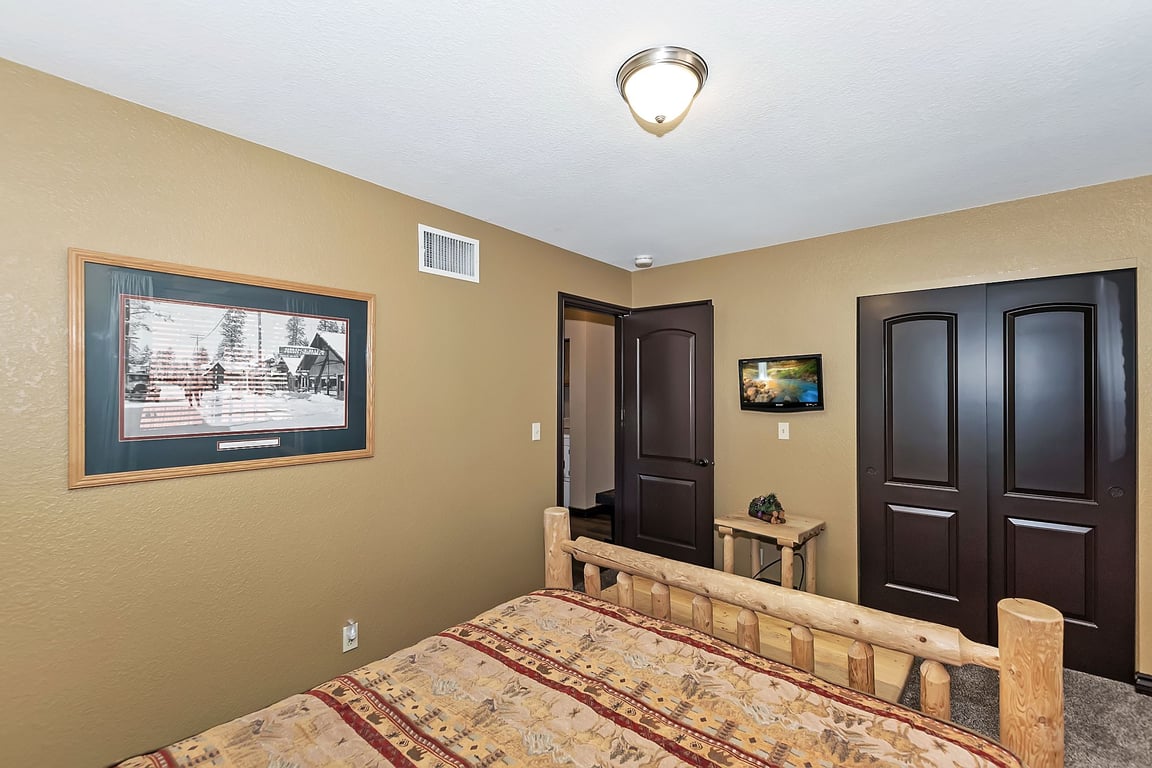 Cabin Image 16