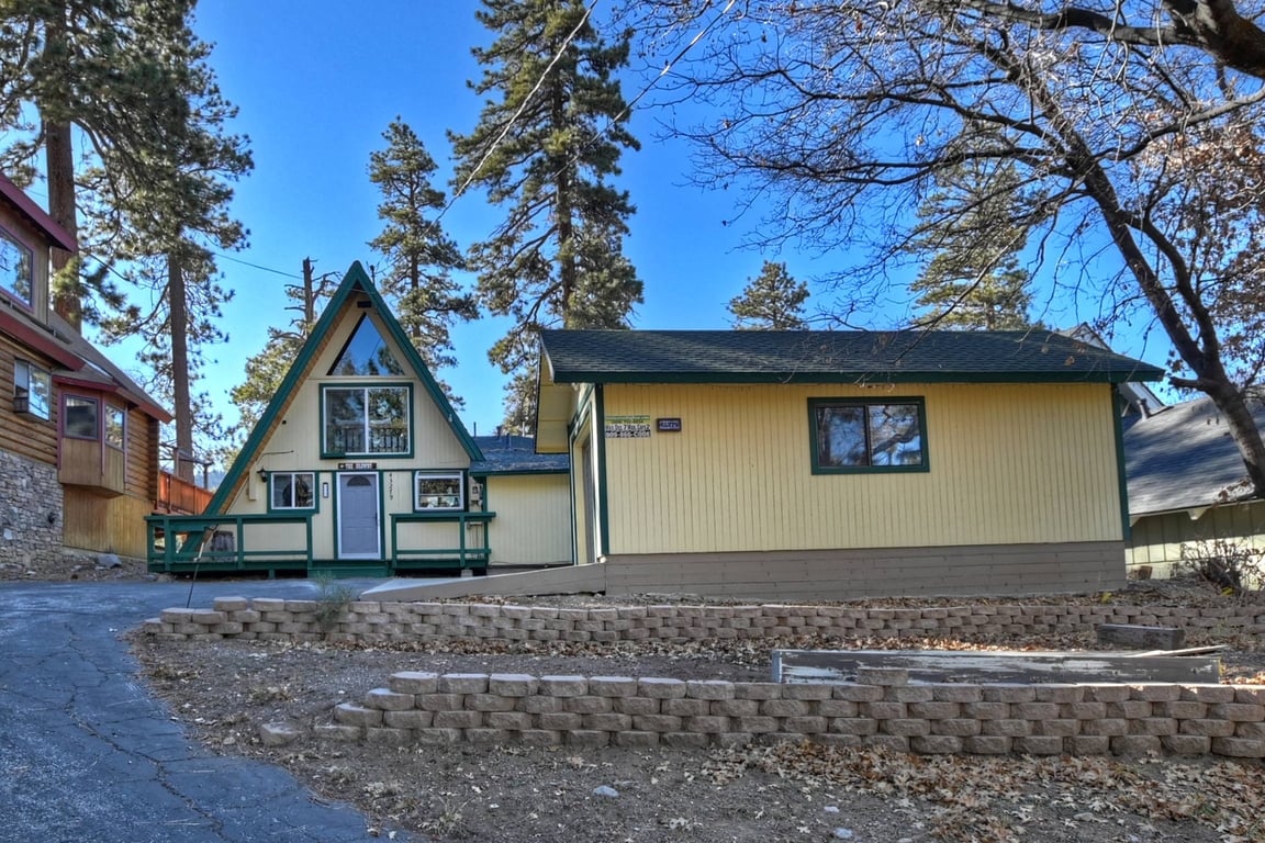 Curly's Cabin