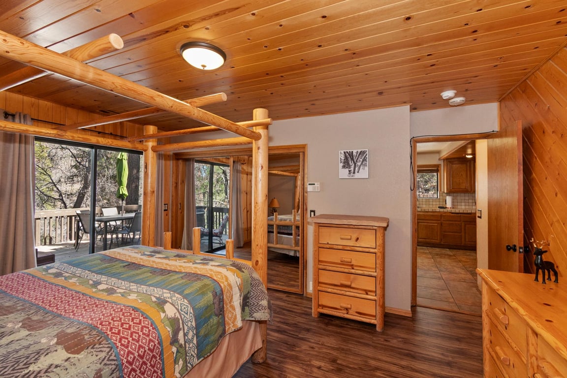 Cabin Image 28