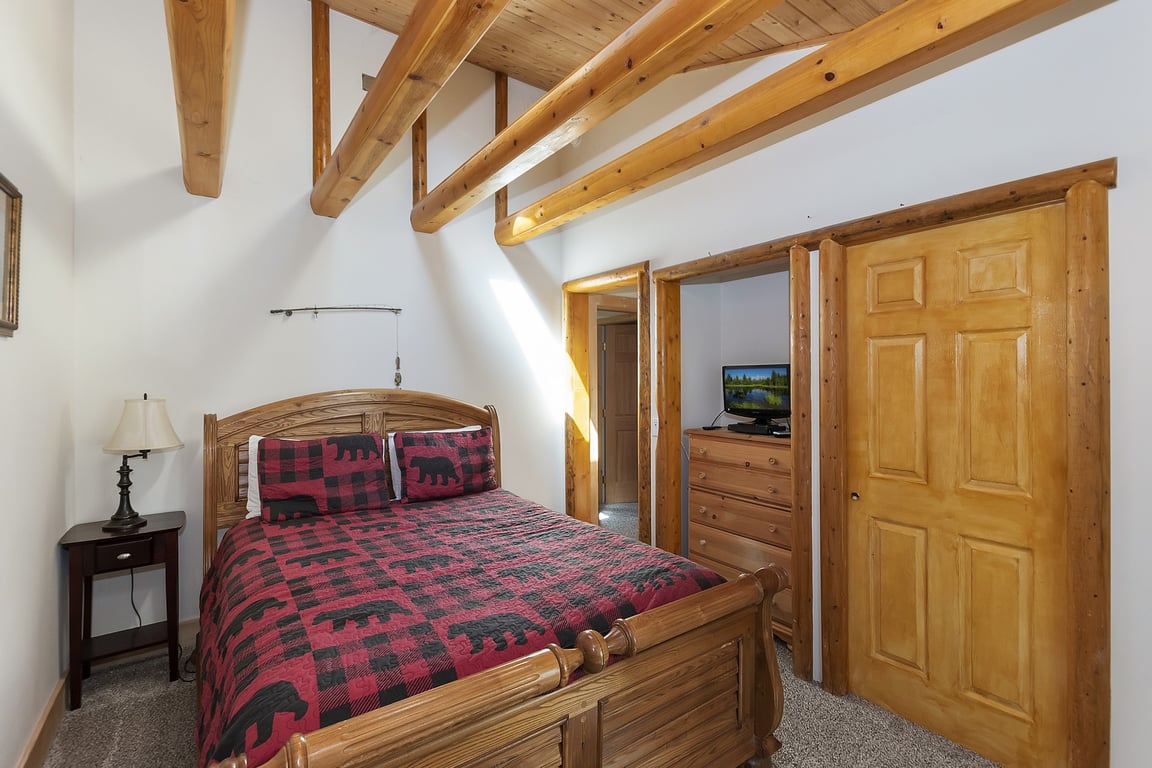 Cabin Image 16