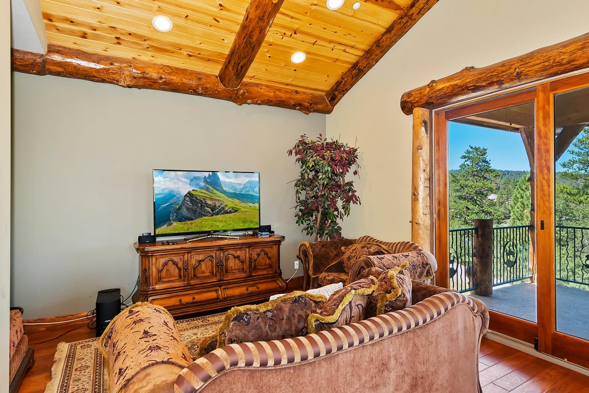 Cabin Image 12
