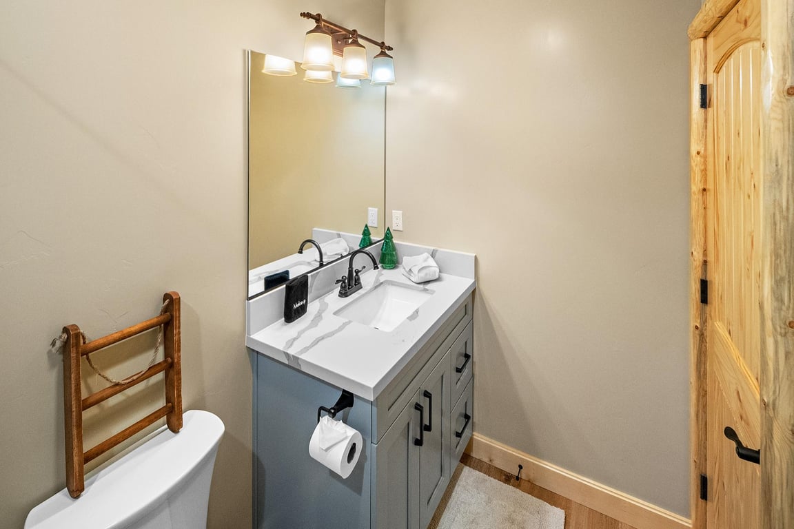 Cabin Image 58