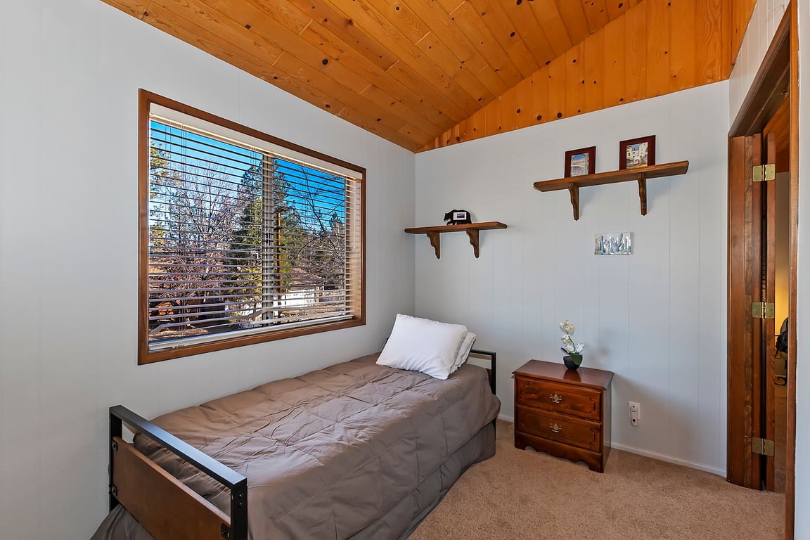 Cabin Image 16