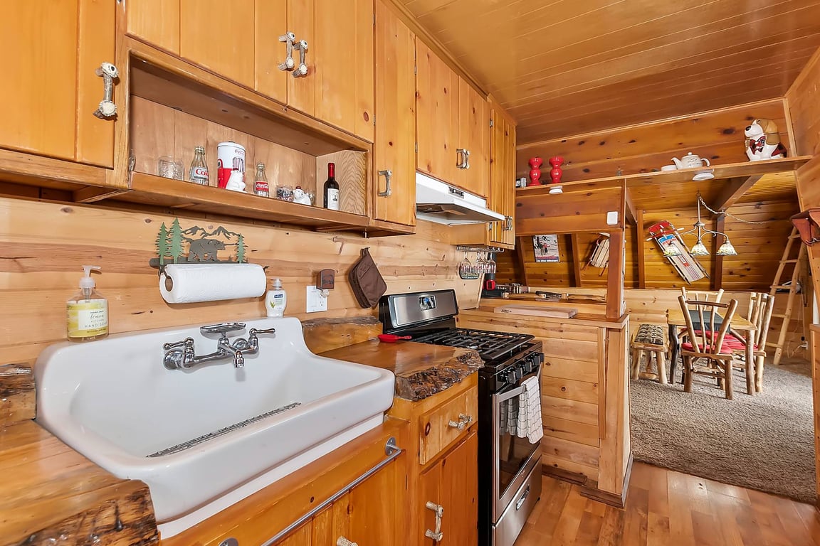 Cabin Image 9