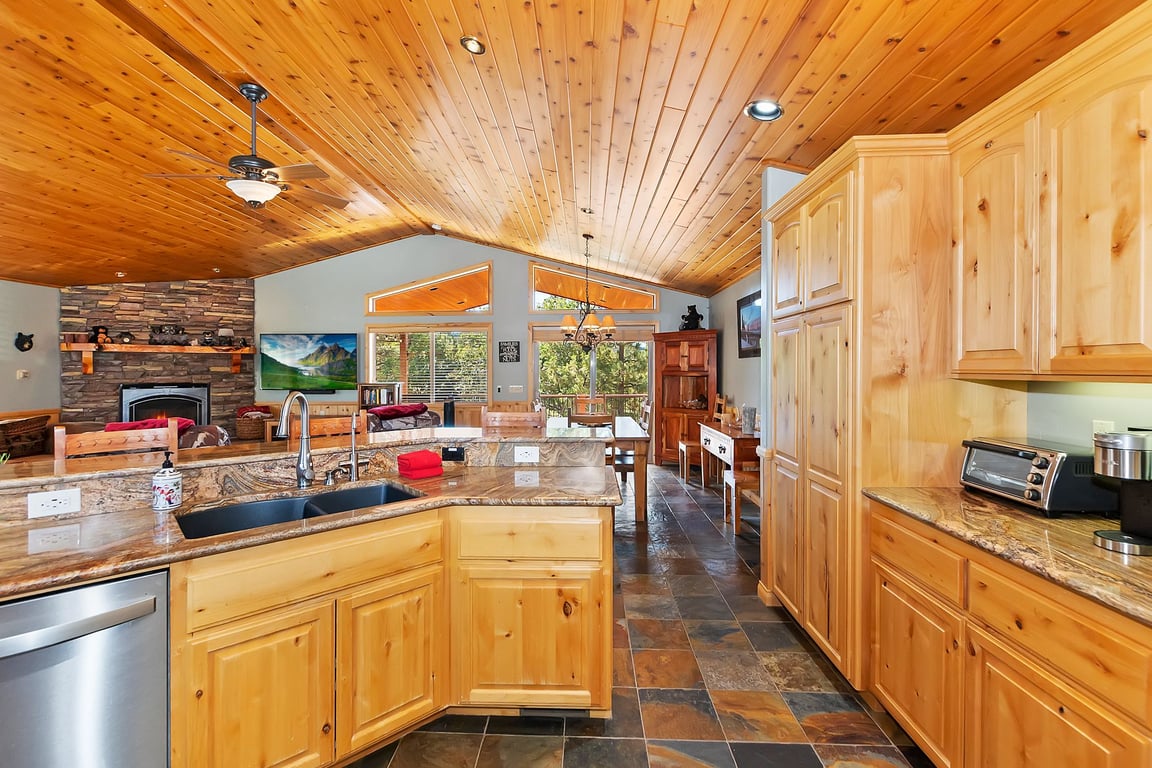 Cabin Image 10